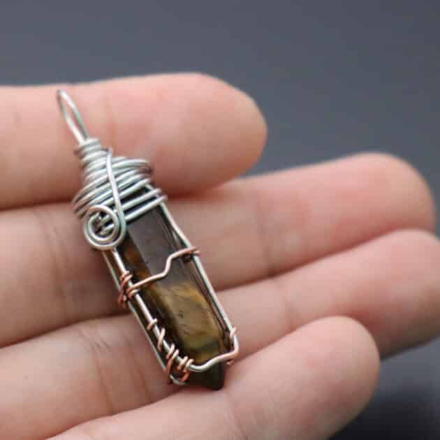 Wire-Wrapping Crystal Tower Point Tutorials 56