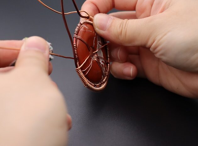 Wire-Wrapping Donut Pendant Tutorials 113