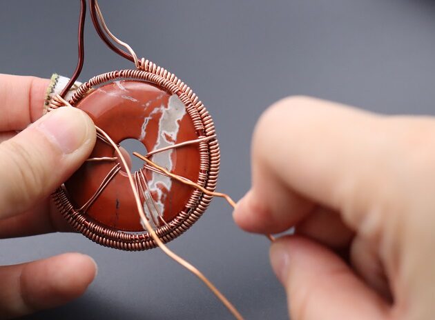 Wire-Wrapping Donut Pendant Tutorials 117