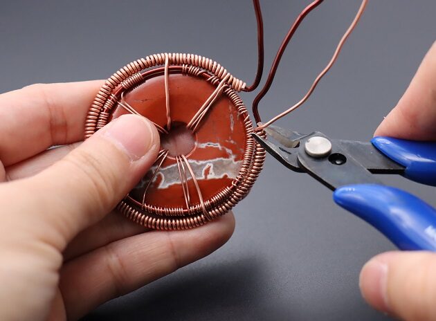 Wire-Wrapping Donut Pendant Tutorials 124