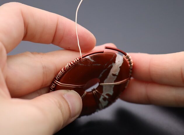 Wire-Wrapping Donut Pendant Tutorials 92