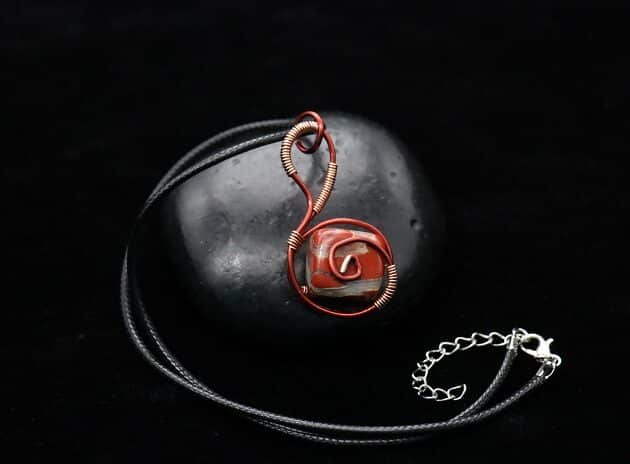 Wire-Wrapping Cube Stone With Unique Cage Pendant Tutorial 0