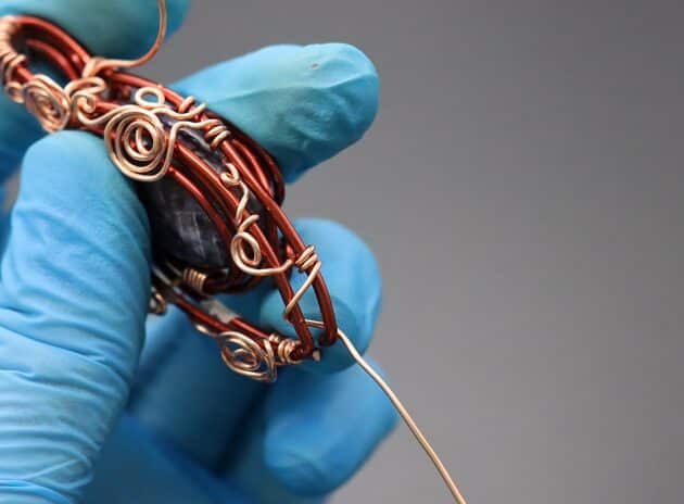 Wire-Wrapping Dazzling Black Oval Gemstone With Wire Roses Pendant Tutorial 133