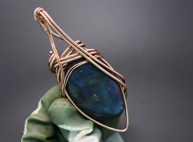 Wire-Wrapping Iridescent Blue Labradorite With Swirls Pendant Tutorial 46