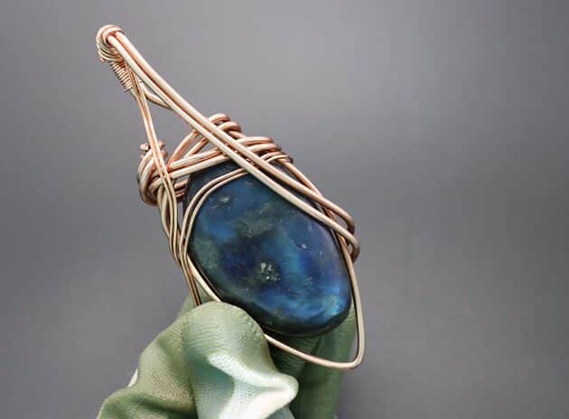 Wire-Wrapping Iridescent Blue Labradorite With Swirls Pendant Tutorial 47