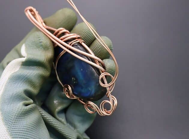 Wire-Wrapping Iridescent Blue Labradorite With Swirls Pendant Tutorial 54