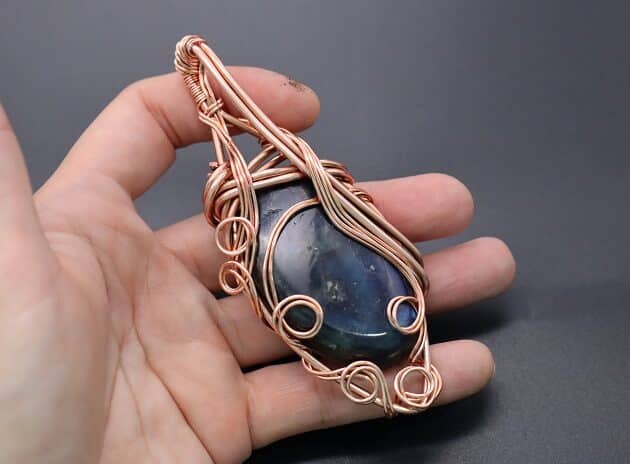 Wire-Wrapping Iridescent Blue Labradorite With Swirls Pendant Tutorial 66