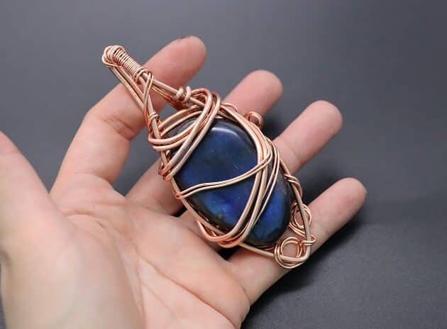 Wire-Wrapping Iridescent Blue Labradorite With Swirls Pendant Tutorial 67