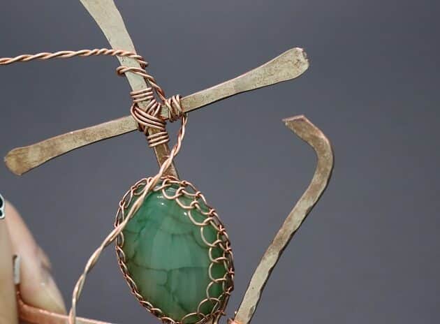 Wire-Wrapping Charming Anchor With Green Oval Gemstone Pendant Tutorial 100