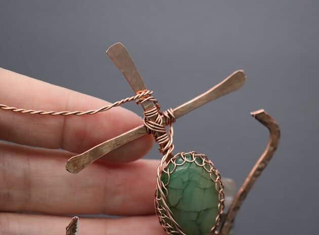 Wire-Wrapping Charming Anchor With Green Oval Gemstone Pendant Tutorial 108