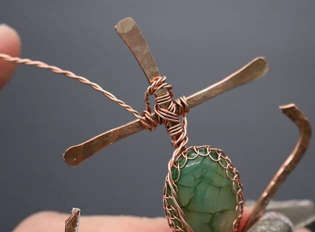 Wire-Wrapping Charming Anchor With Green Oval Gemstone Pendant Tutorial 110
