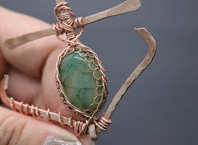 Wire-Wrapping Charming Anchor With Green Oval Gemstone Pendant Tutorial 112