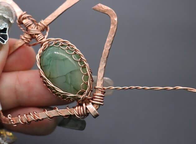 Wire-Wrapping Charming Anchor With Green Oval Gemstone Pendant Tutorial 115