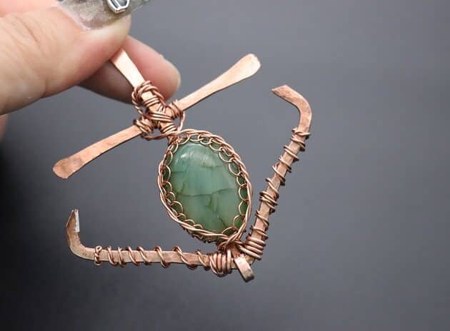 Wire-Wrapping Charming Anchor With Green Oval Gemstone Pendant Tutorial 117
