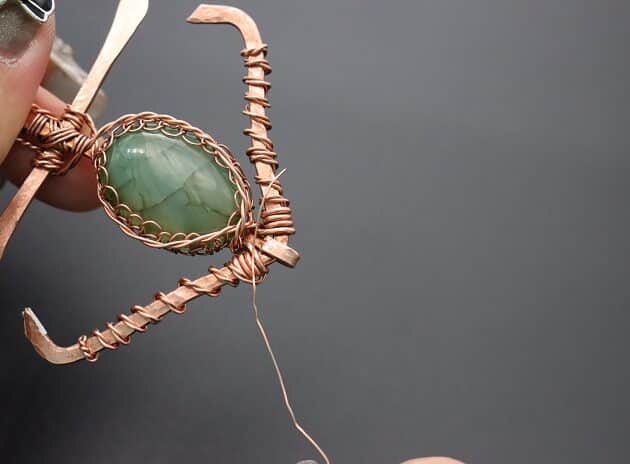 Wire-Wrapping Charming Anchor With Green Oval Gemstone Pendant Tutorial 118