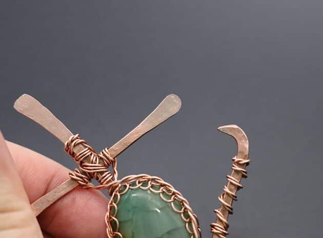 Wire-Wrapping Charming Anchor With Green Oval Gemstone Pendant Tutorial 145