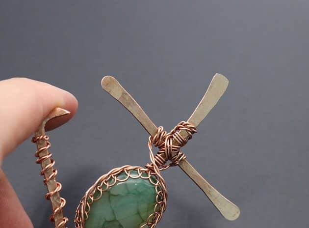 Wire-Wrapping Charming Anchor With Green Oval Gemstone Pendant Tutorial 147
