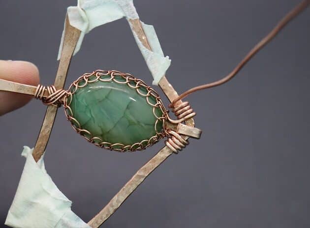 Wire-Wrapping Charming Anchor With Green Oval Gemstone Pendant Tutorial 91