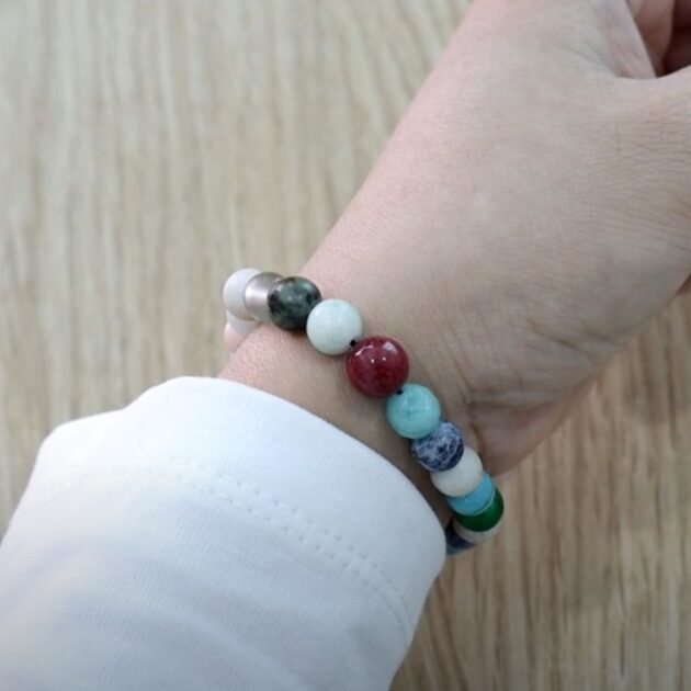 How To Make An Elastic Bracelet 0