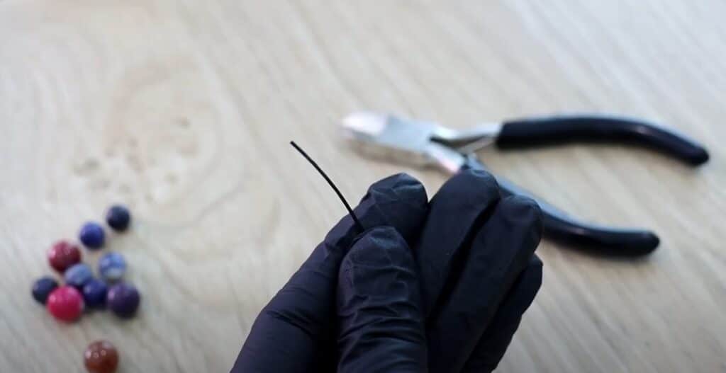 How To Make An Elastic Bracelet 2