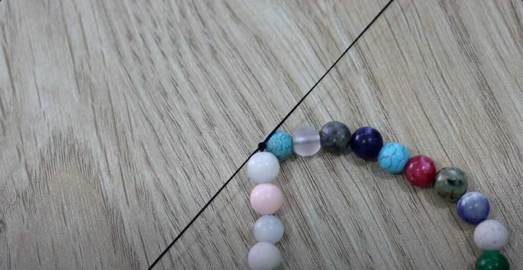 How To Make An Elastic Bracelet 20