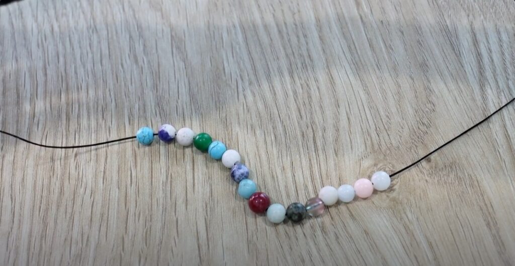 How To Make An Elastic Bracelet 9