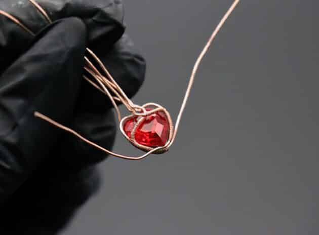 Wire-Wrapping Copper Rose With Heart Shaped Ruby Pendant Tutorial 25