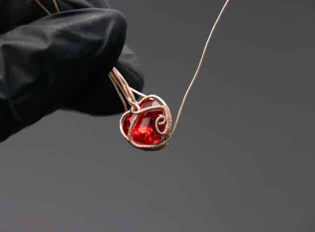 Wire-Wrapping Copper Rose With Heart Shaped Ruby Pendant Tutorial 26