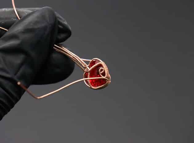 Wire-Wrapping Copper Rose With Heart Shaped Ruby Pendant Tutorial 27