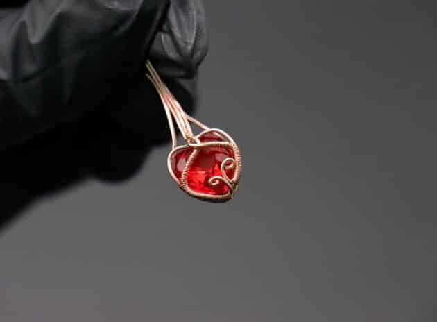 Wire-Wrapping Copper Rose With Heart Shaped Ruby Pendant Tutorial 28
