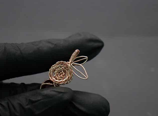 Wire-Wrapping Copper Rose With Heart Shaped Ruby Pendant Tutorial 67