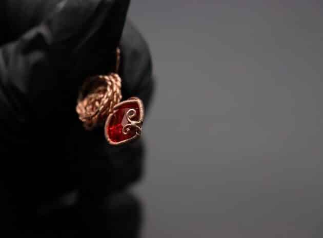 Wire-Wrapping Copper Rose With Heart Shaped Ruby Pendant Tutorial 85