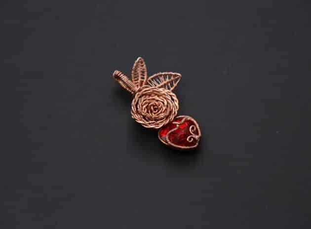 Wire-Wrapping Copper Rose With Heart Shaped Ruby Pendant Tutorial 90