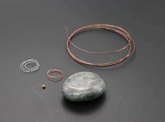 Wire-Wrapping Dreamy Oval Labradorite Copper Pendant Tutorial 1