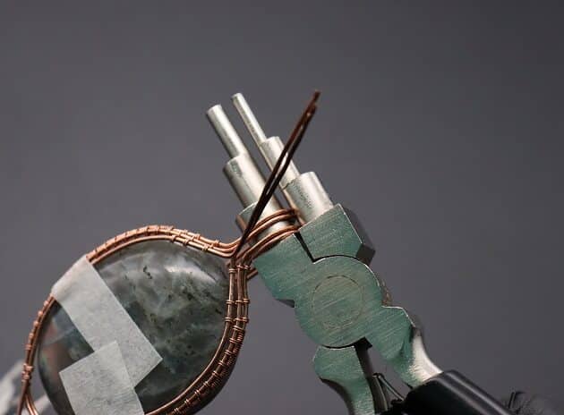 Wire-Wrapping Dreamy Oval Labradorite Copper Pendant Tutorial 41