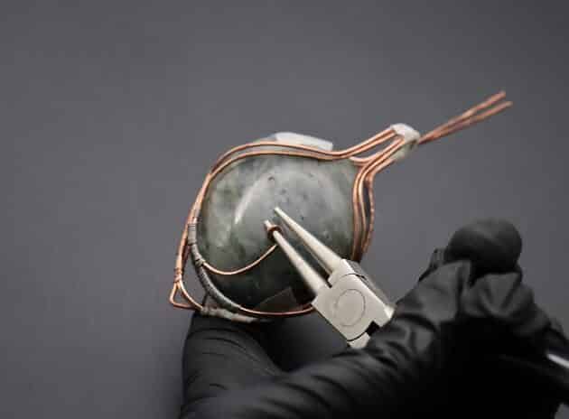 Wire-Wrapping Dreamy Oval Labradorite Copper Pendant Tutorial 54