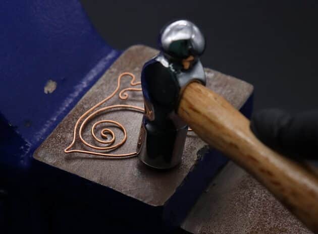 Wire-Wrapping Gold Woven Hammered Wire Cat Pendant Tutorial 10