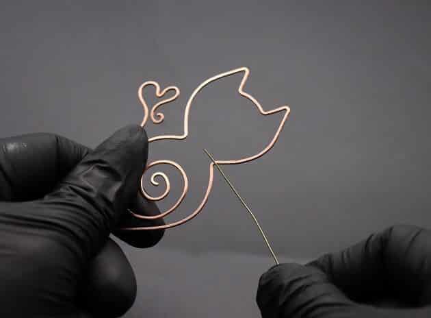 Wire-Wrapping Gold Woven Hammered Wire Cat Pendant Tutorial 13