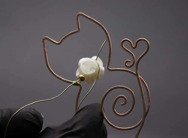 Wire-Wrapping Gold Woven Hammered Wire Cat Pendant Tutorial 21
