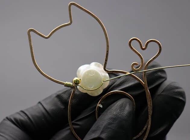 Wire-Wrapping Gold Woven Hammered Wire Cat Pendant Tutorial 22