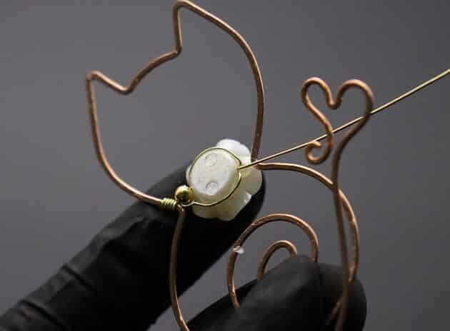 Wire-Wrapping Gold Woven Hammered Wire Cat Pendant Tutorial 25