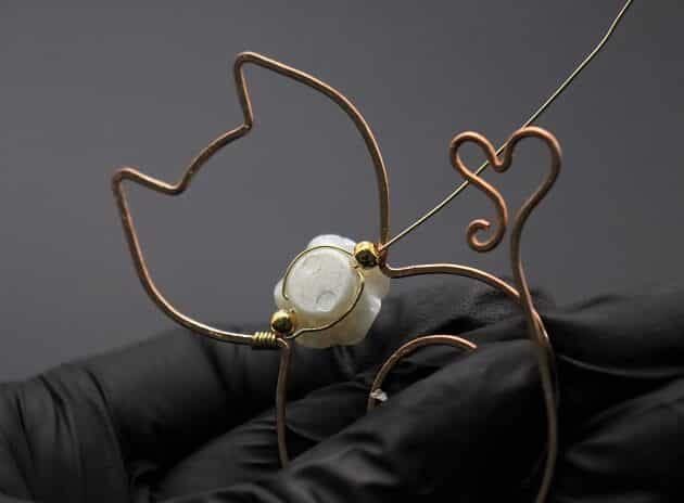 Wire-Wrapping Gold Woven Hammered Wire Cat Pendant Tutorial 26