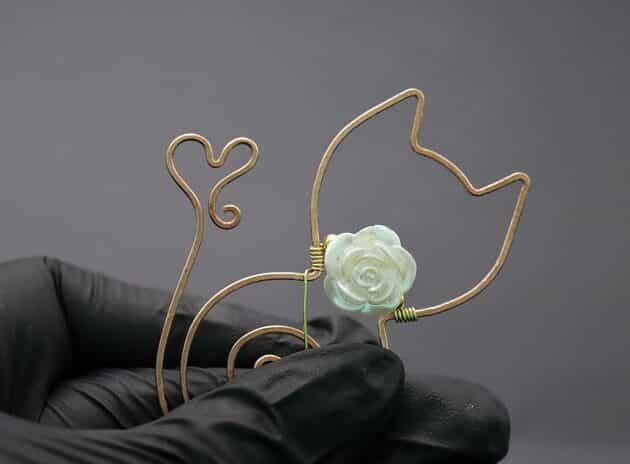 Wire-Wrapping Gold Woven Hammered Wire Cat Pendant Tutorial 29