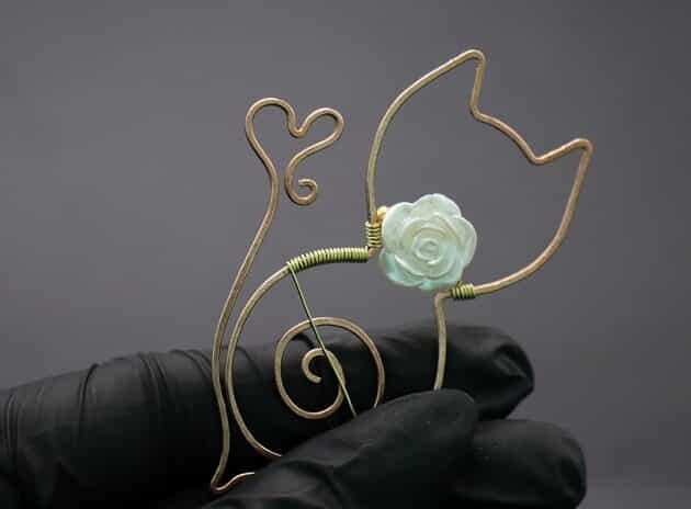 Wire-Wrapping Gold Woven Hammered Wire Cat Pendant Tutorial 31
