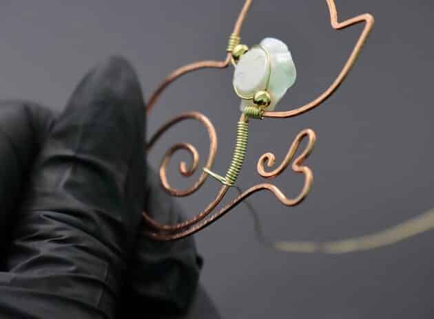 Wire-Wrapping Gold Woven Hammered Wire Cat Pendant Tutorial 35