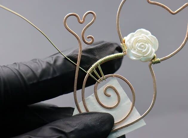 Wire-Wrapping Gold Woven Hammered Wire Cat Pendant Tutorial 39