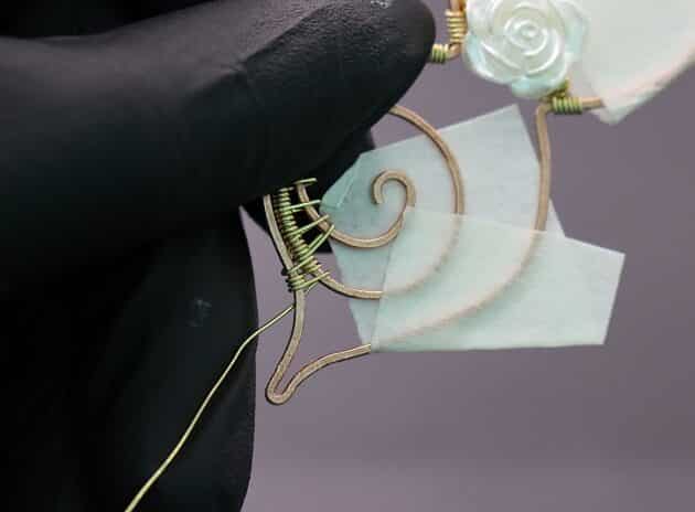Wire-Wrapping Gold Woven Hammered Wire Cat Pendant Tutorial 44