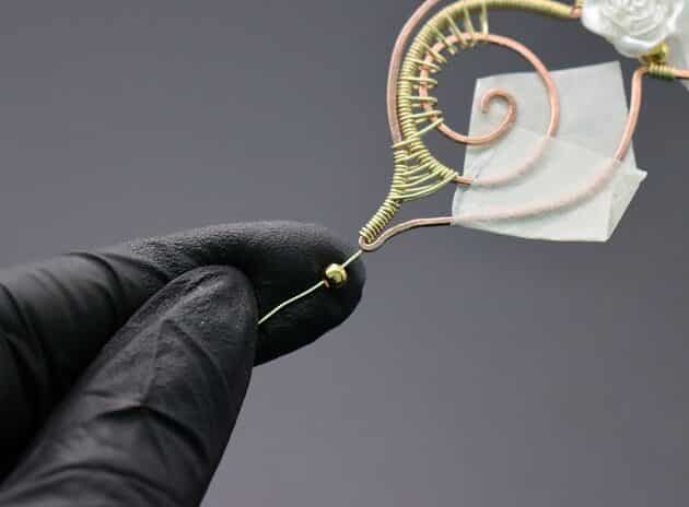 Wire-Wrapping Gold Woven Hammered Wire Cat Pendant Tutorial 47