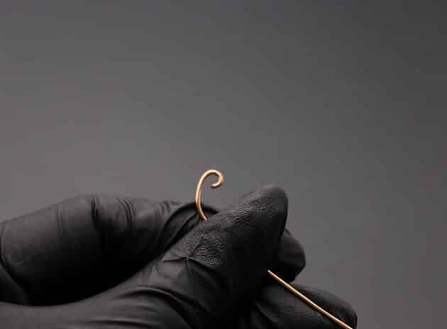 Wire-Wrapping Gold Woven Hammered Wire Cat Pendant Tutorial 5