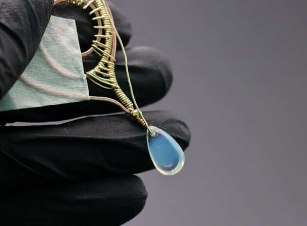 Wire-Wrapping Gold Woven Hammered Wire Cat Pendant Tutorial 52